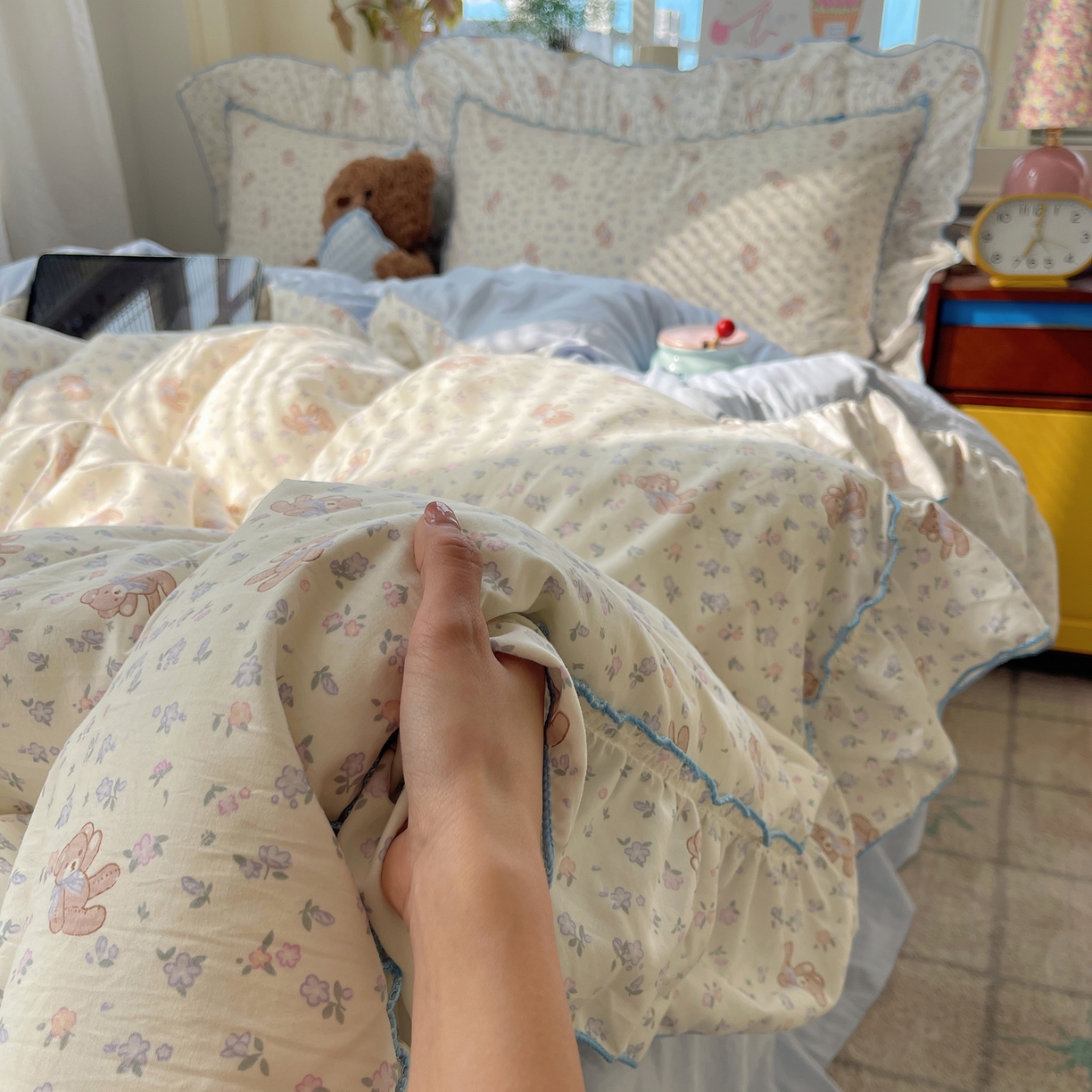 91家纺网 家纺一手货源 找家纺 轻奢坊 2026春夏新款水洗棉密拷花边四件套-春日 春日-碎花熊