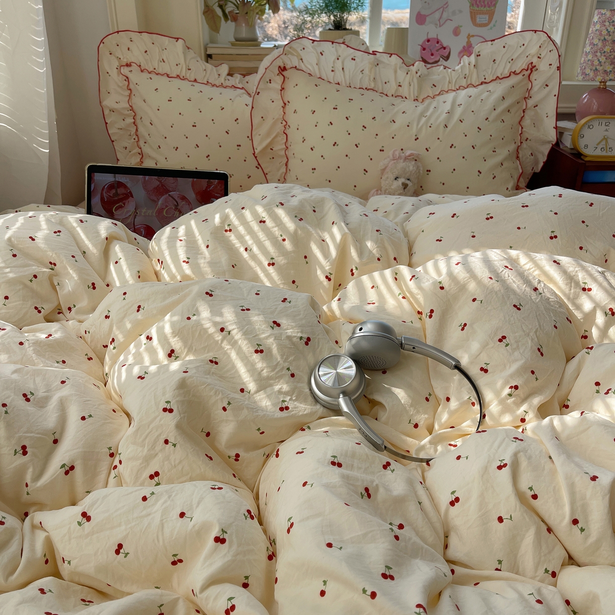 91家纺网 家纺一手货源 找家纺 轻奢坊 2026春夏新款水洗棉密拷花边四件套-春日 春日-小樱桃