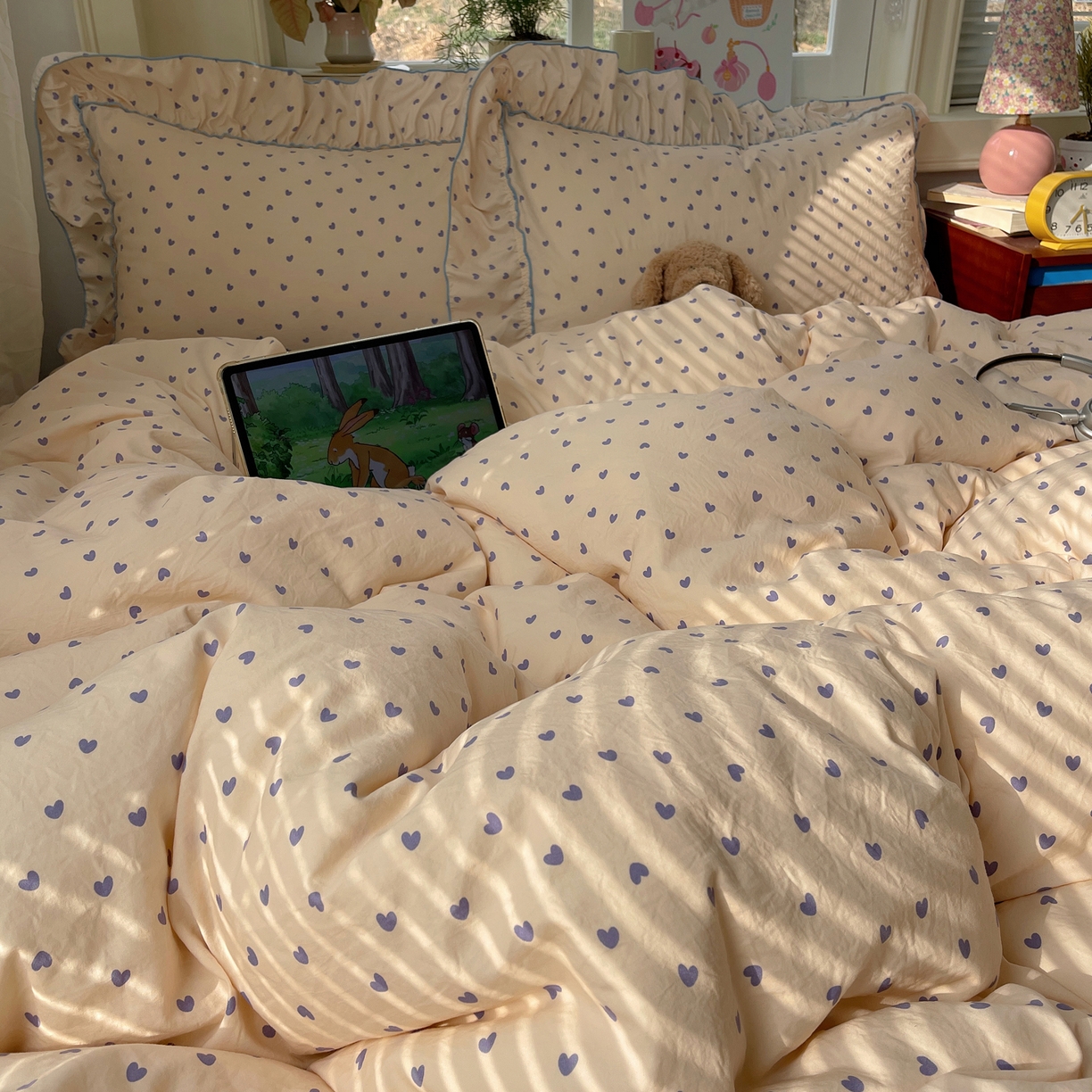 91家纺网 家纺一手货源 找家纺 轻奢坊 2026春夏新款水洗棉密拷花边四件套-春日 春日-紫心心