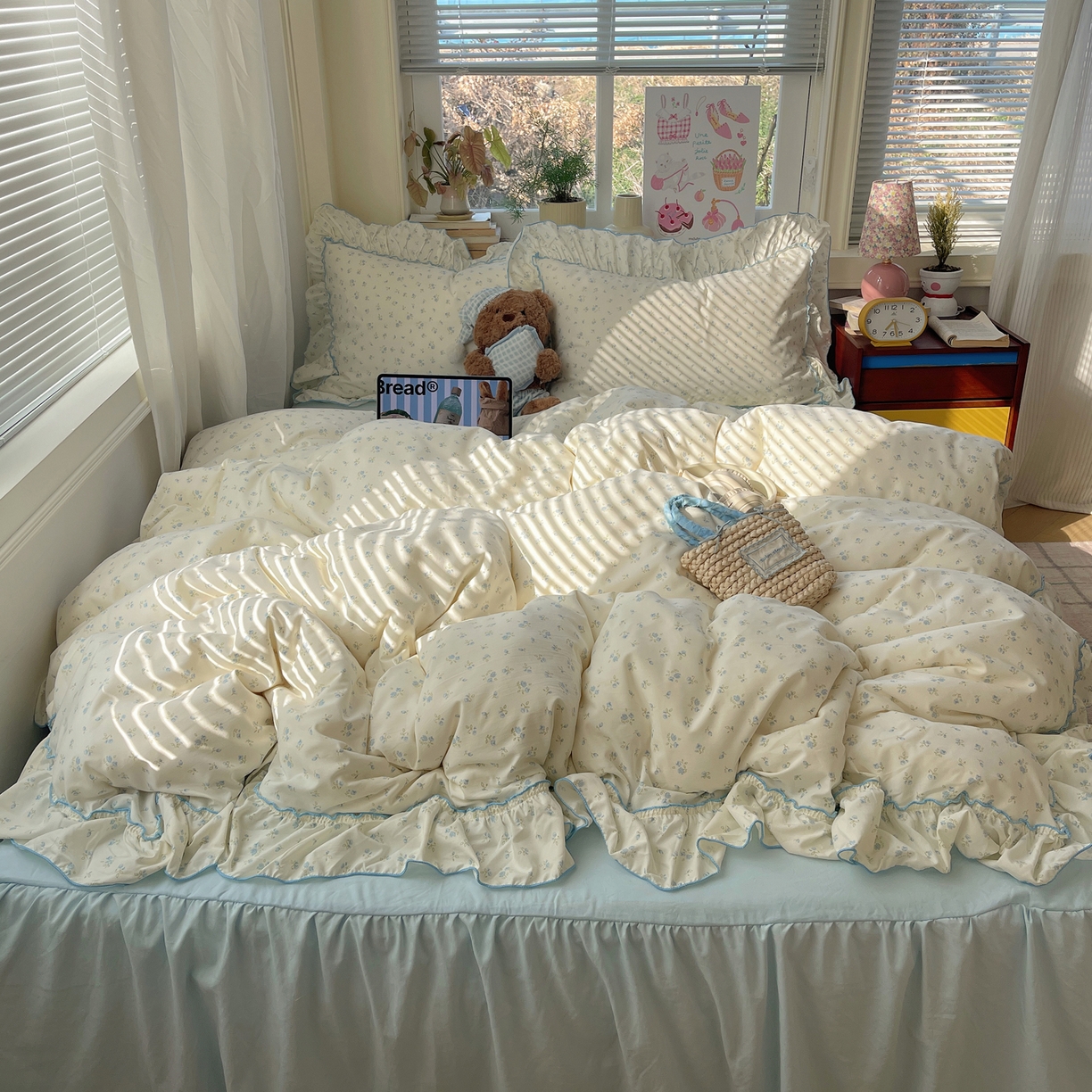 91家纺网 家纺一手货源 找家纺 轻奢坊 2026春夏新款水洗棉密拷花边四件套-春日 春日-小花蓝