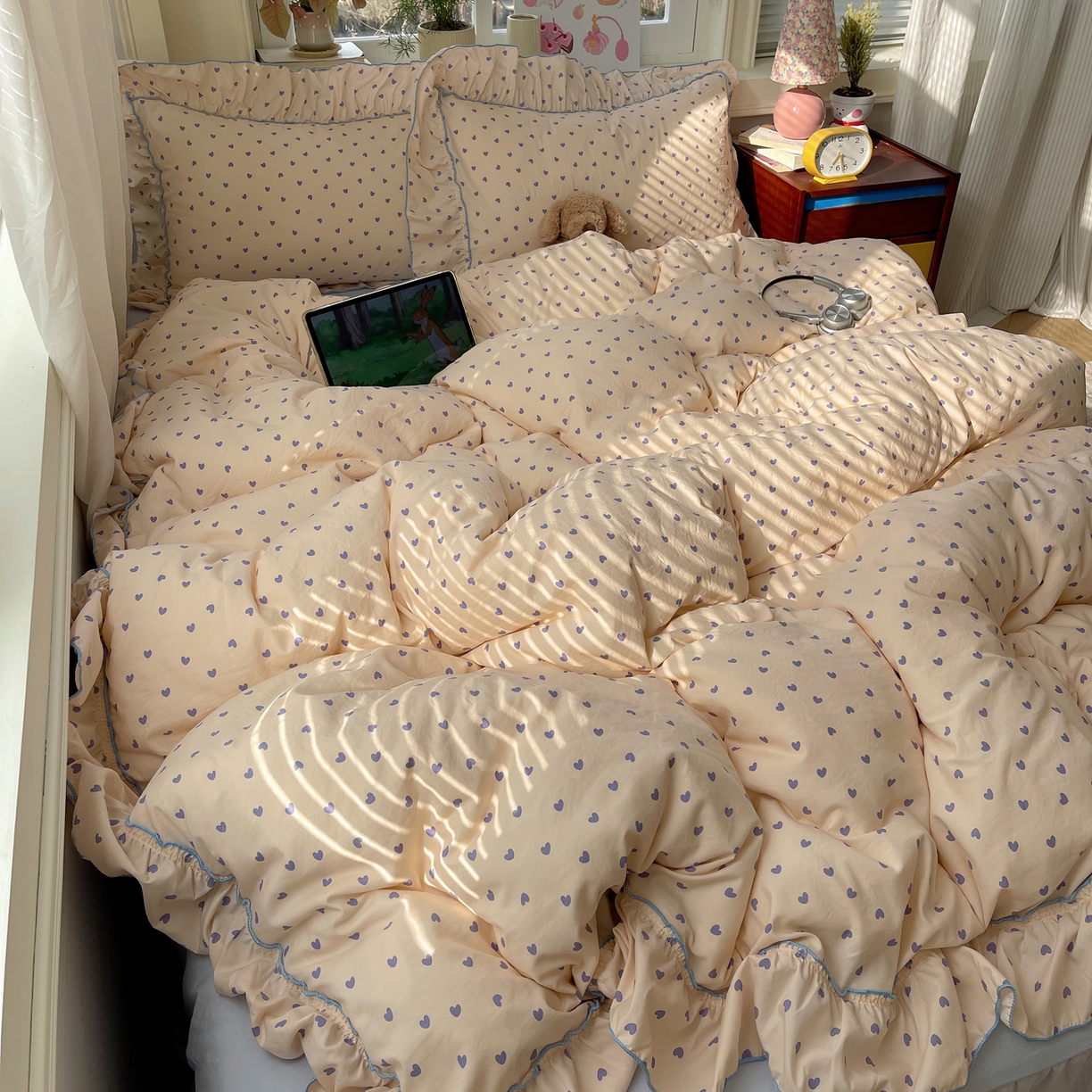 91家纺网 家纺一手货源 找家纺 轻奢坊 2026春夏新款水洗棉密拷花边四件套-春日 春日-紫心心