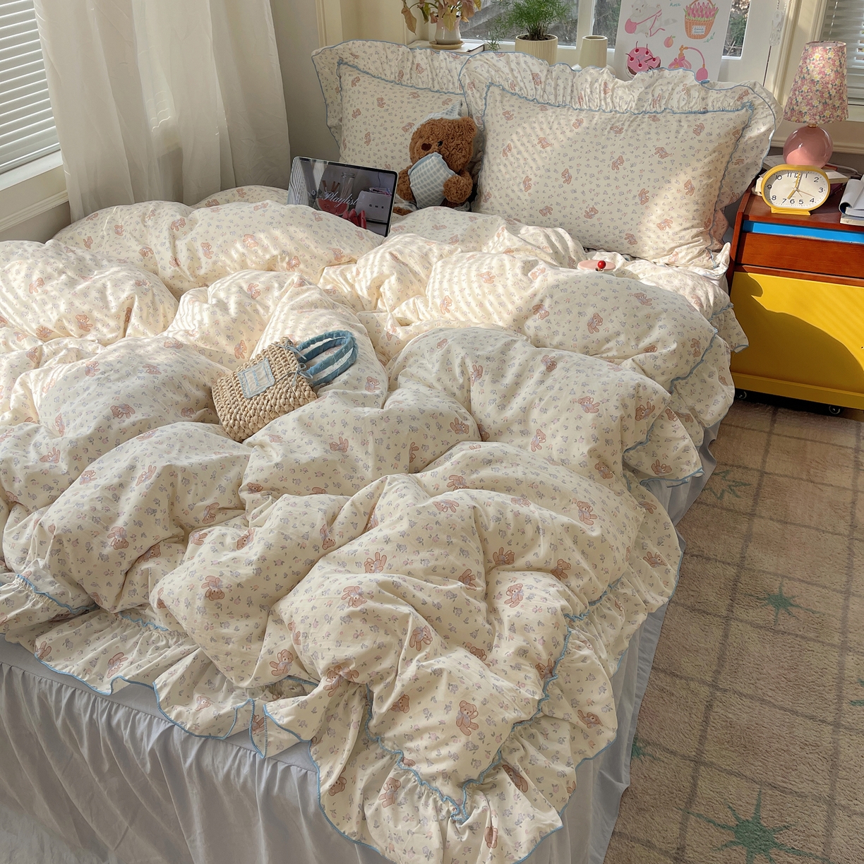 91家纺网 家纺一手货源 找家纺 轻奢坊 2026春夏新款水洗棉密拷花边四件套-春日 春日-碎花熊