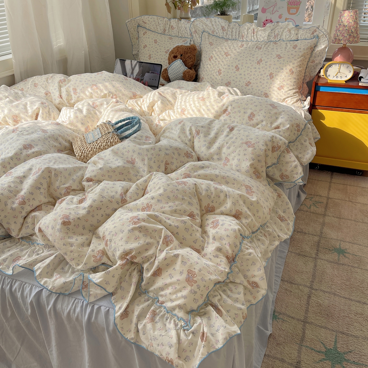 91家纺网 家纺一手货源 找家纺 轻奢坊 2026春夏新款水洗棉密拷花边四件套-春日 春日-碎花熊