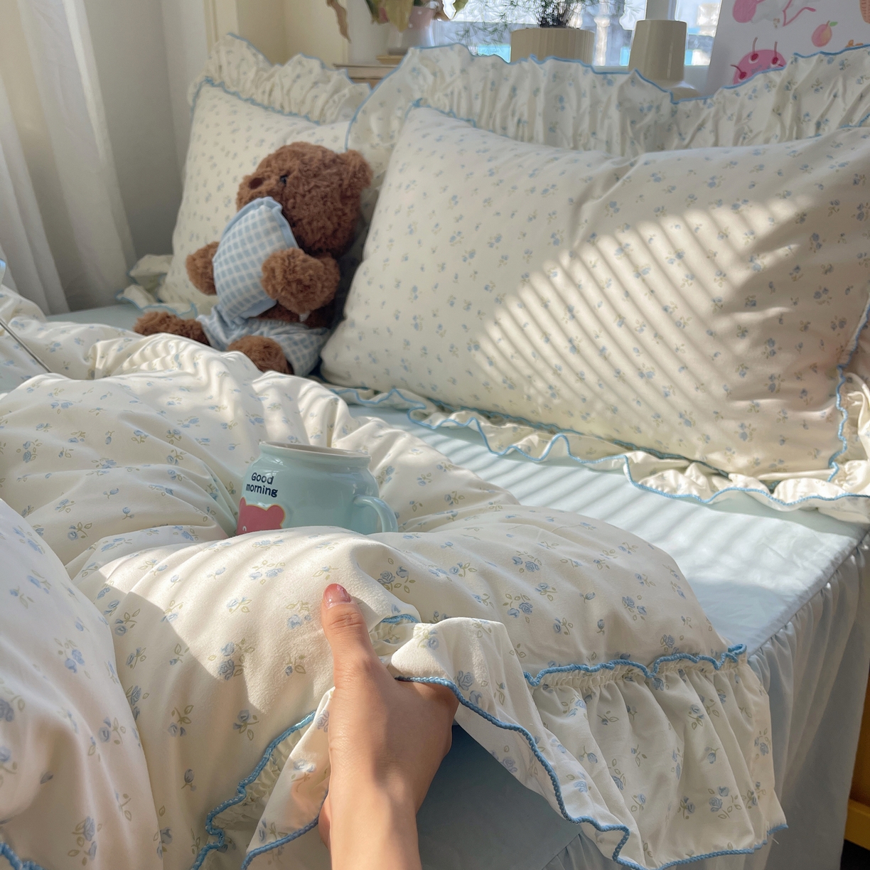 91家纺网 家纺一手货源 找家纺 轻奢坊 2026春夏新款水洗棉密拷花边四件套-春日 春日-小花蓝