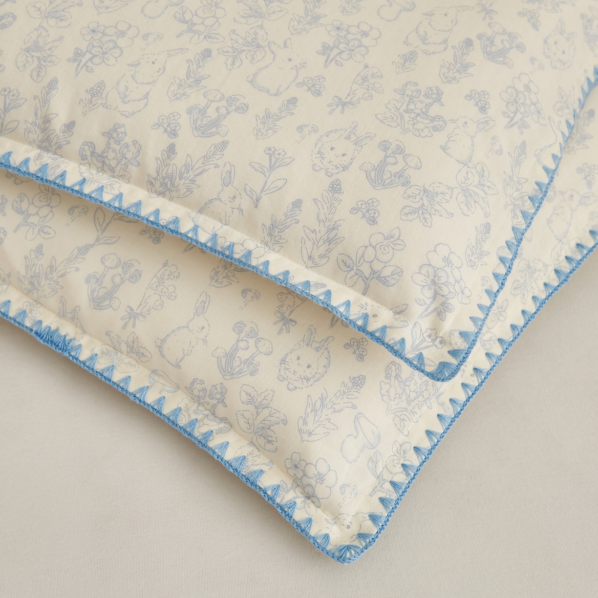 91家纺网 家纺一手货源 找家纺 （总）小桃姐家纺 2026新款全棉纯棉贝壳边三角针单枕套双层纱枕套单件儿童枕套