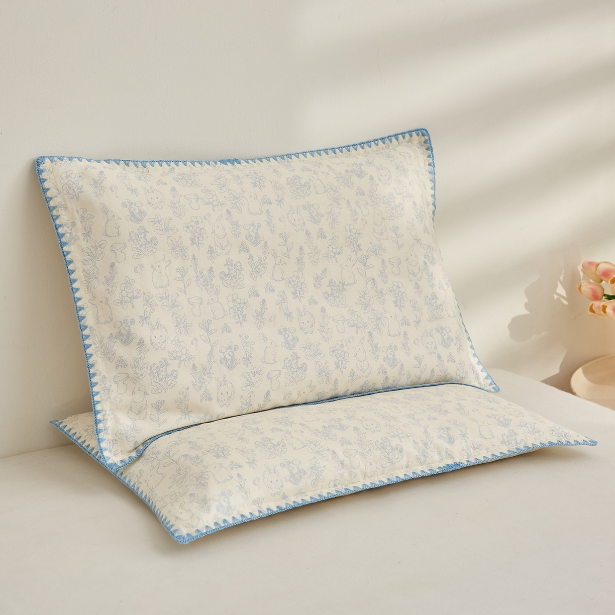 91家纺网 家纺一手货源 找家纺 小桃姐家纺 2026新款全棉纯棉贝壳边三角针单枕套双层纱枕套单件儿童枕套 芋泥兔兔