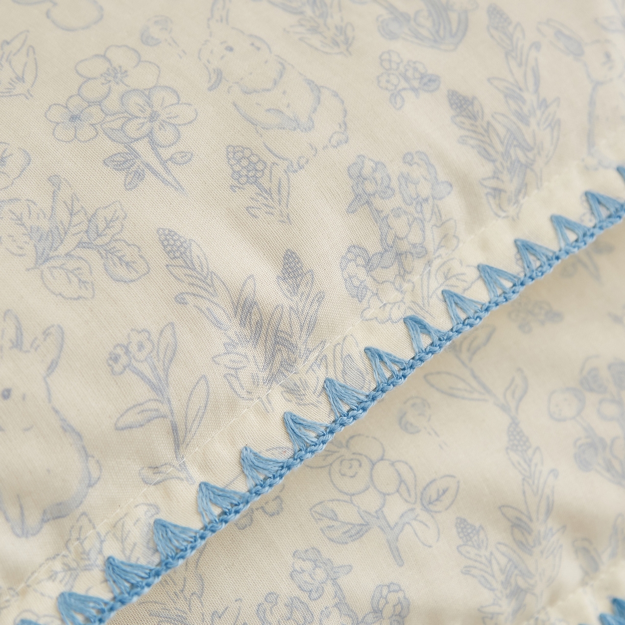 91家纺网 家纺一手货源 找家纺 小桃姐家纺 2026新款全棉纯棉贝壳边三角针单枕套双层纱枕套单件儿童枕套 芋泥兔兔