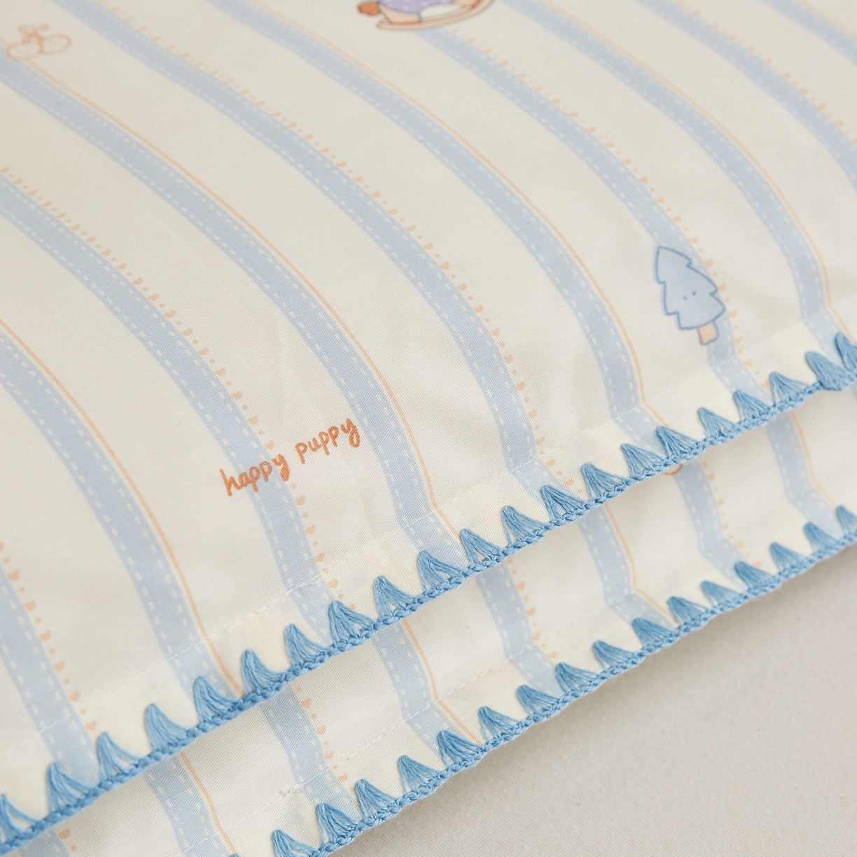 91家纺网 家纺一手货源 找家纺 小桃姐家纺 2026新款全棉纯棉贝壳边三角针单枕套双层纱枕套单件儿童枕套 萌趣木马