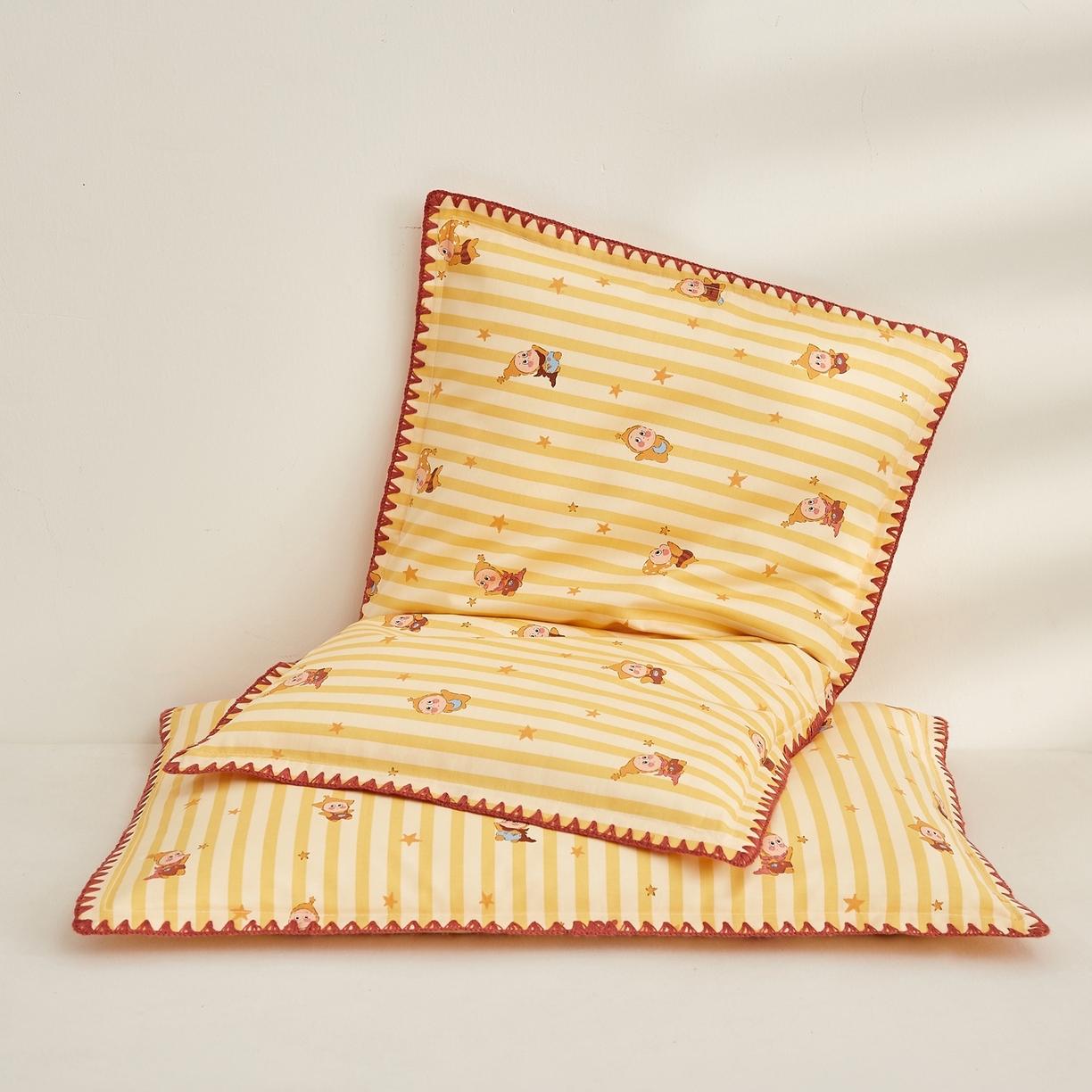 91家纺网 家纺一手货源 找家纺 小桃姐家纺 2026新款全棉纯棉贝壳边三角针单枕套双层纱枕套单件儿童枕套 可爱星星人