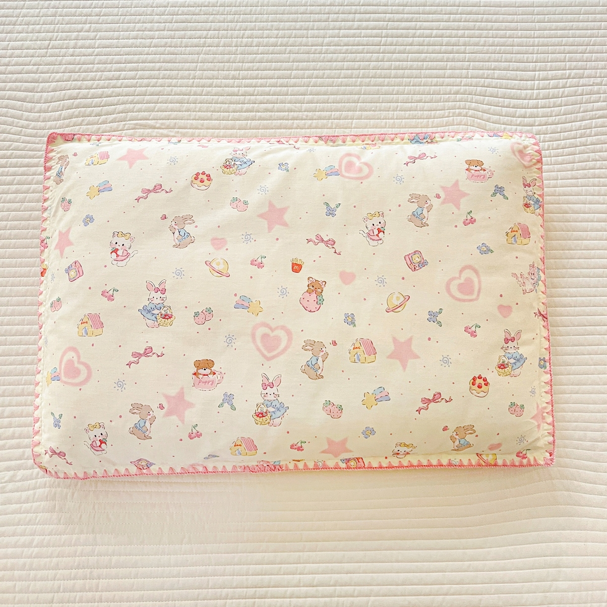 91家纺网 家纺一手货源 找家纺 小桃姐家纺 2026新款全棉纯棉贝壳边三角针单枕套双层纱枕套单件儿童枕套 动物派对