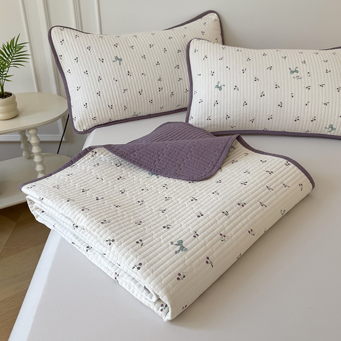 91家纺网 家纺一手货源 找家纺 卢赛尔 2026新款木棉床盖三件套四件套软床垫-四季款 樱桃紫