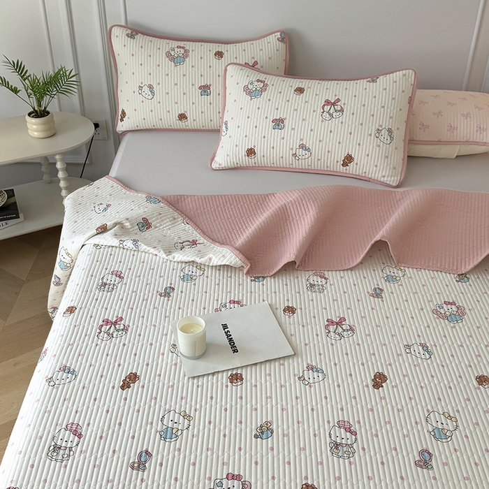 91家纺网 家纺一手货源 找家纺 卢赛尔 2026新款木棉床盖三件套四件套软床垫-四季款 KT乐园