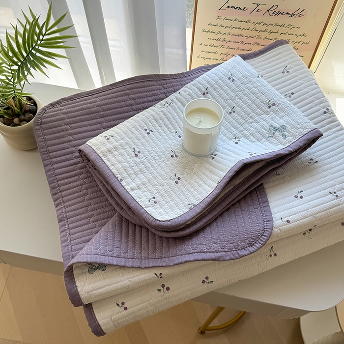 91家纺网 家纺一手货源 找家纺 卢赛尔 2026新款木棉床盖三件套四件套软床垫-四季款 樱桃紫