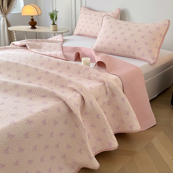 91家纺网 家纺一手货源 找家纺 卢赛尔 2026新款木棉床盖三件套四件套软床垫-四季款 蝴蝶结粉