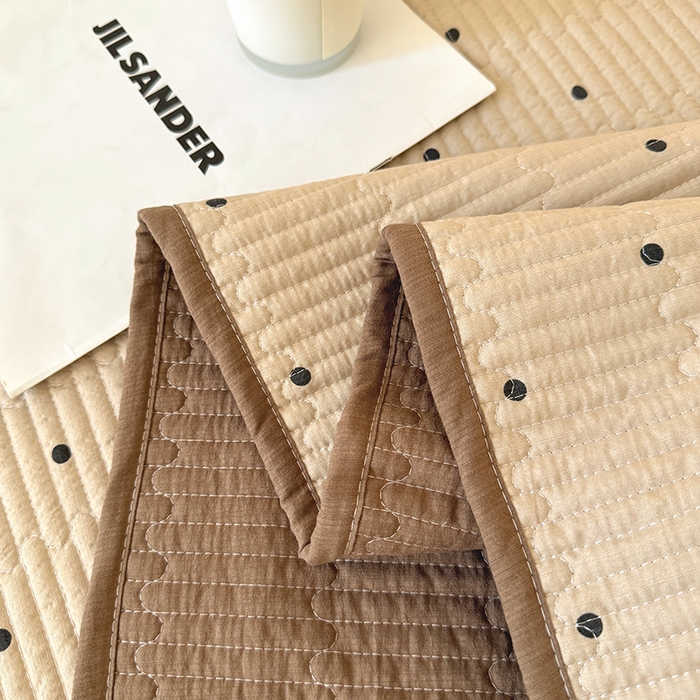 91家纺网 家纺一手货源 找家纺 卢赛尔 2026新款木棉床盖三件套四件套软床垫-四季款 点点爱