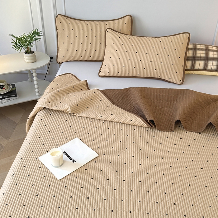 91家纺网 家纺一手货源 找家纺 卢赛尔 2026新款木棉床盖三件套四件套软床垫-四季款 点点爱