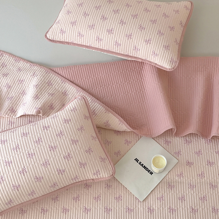 91家纺网 家纺一手货源 找家纺 卢赛尔 2026新款木棉床盖三件套四件套软床垫-四季款 蝴蝶结粉