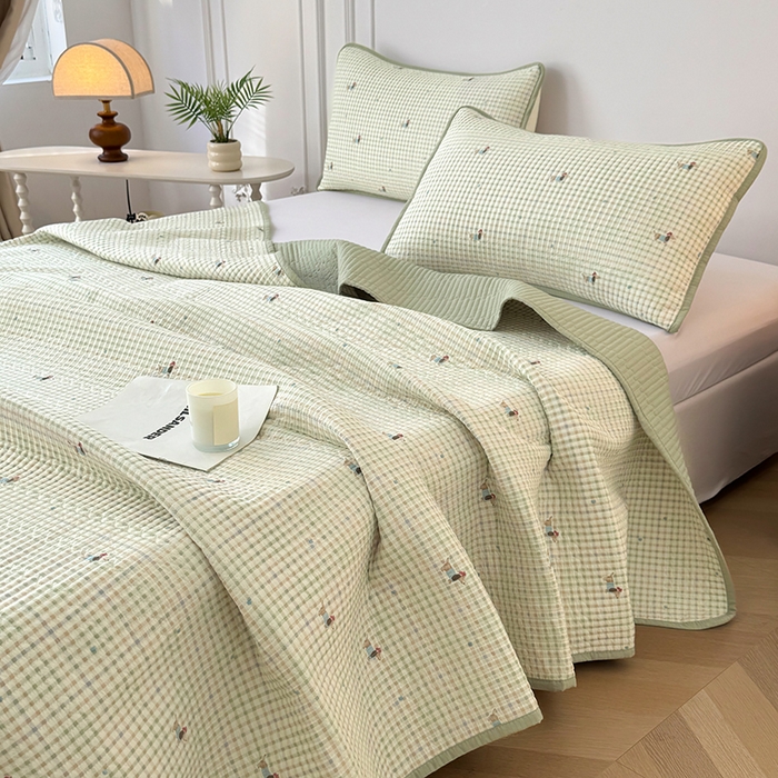 91家纺网 家纺一手货源 找家纺 卢赛尔 2026新款木棉床盖三件套四件套软床垫-四季款 腊肠狗