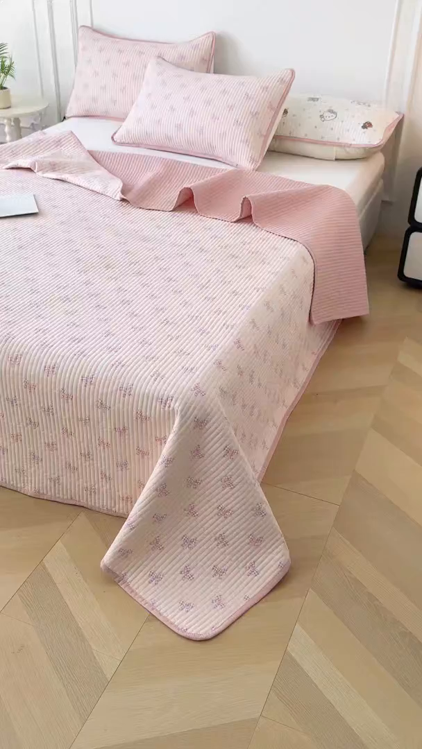 91家纺网 家纺一手货源 找家纺 卢赛尔 2026新款木棉床盖三件套四件套软床垫-四季款 蝴蝶结粉