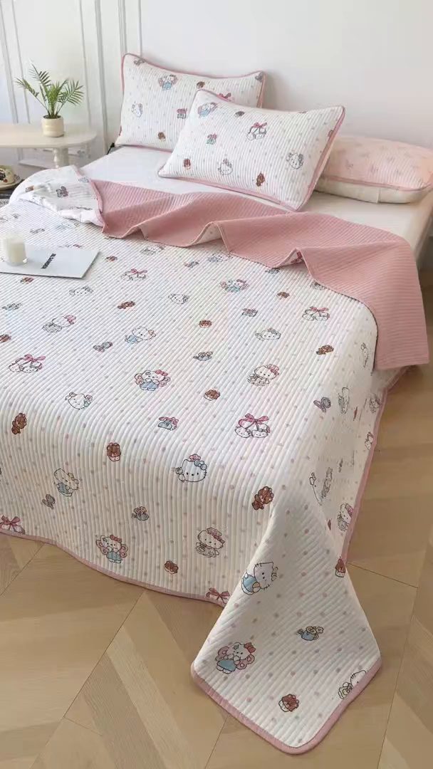 91家纺网 家纺一手货源 找家纺 卢赛尔 2026新款木棉床盖三件套四件套软床垫-四季款 KT乐园