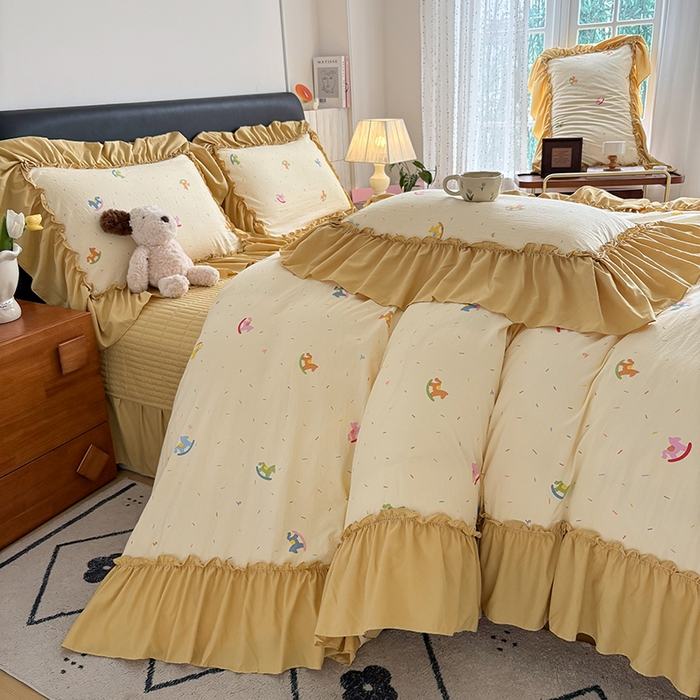 91家纺网 家纺一手货源 找家纺 2026 铠畅新款韩系古法韩国水洗棉仿棉云感棉法式浪漫大花边床盖四件套 春日小马