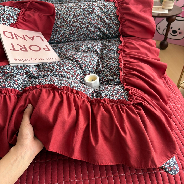 91家纺网 家纺一手货源 找家纺 2026 铠畅新款韩系古法韩国水洗棉仿棉云感棉法式浪漫大花边床盖四件套 红裙花影