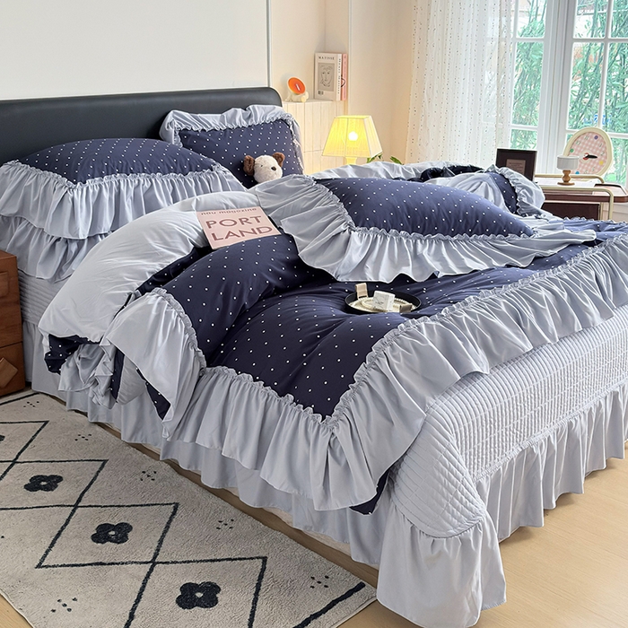 91家纺网 家纺一手货源 找家纺 2026 铠畅新款韩系古法韩国水洗棉仿棉云感棉法式浪漫大花边床盖四件套 蓝雾波点