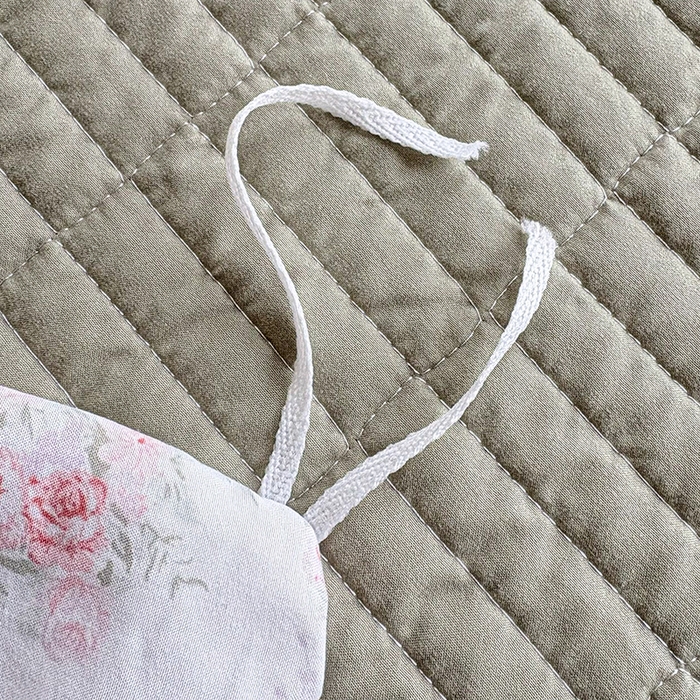 91家纺网 家纺一手货源 找家纺 2026 铠畅新款韩系古法韩国水洗棉仿棉云感棉法式浪漫大花边床盖四件套 抹茶玫瑰