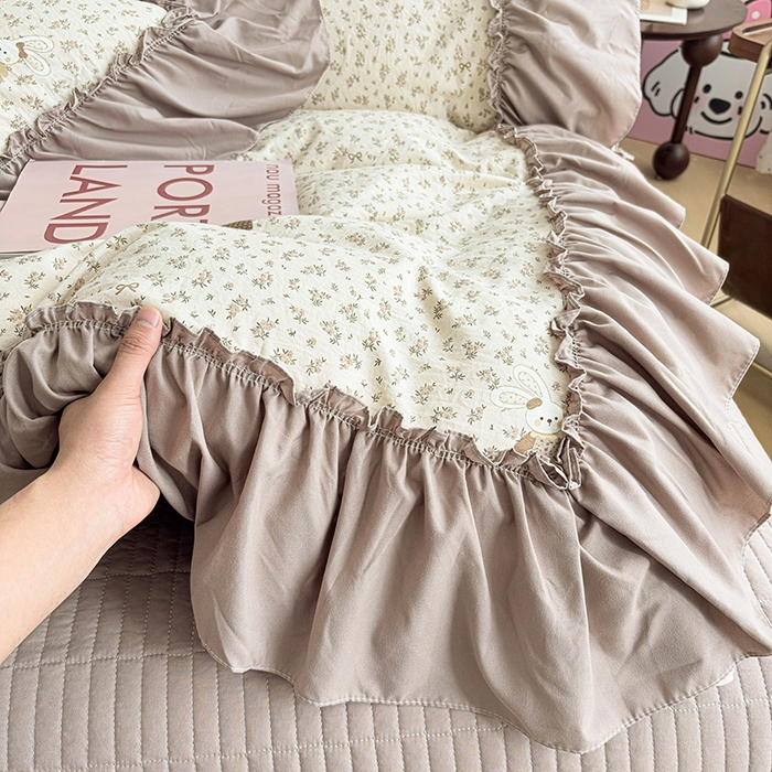 91家纺网 家纺一手货源 找家纺 2026 铠畅新款韩系古法韩国水洗棉仿棉云感棉法式浪漫大花边床盖四件套 兔小姐