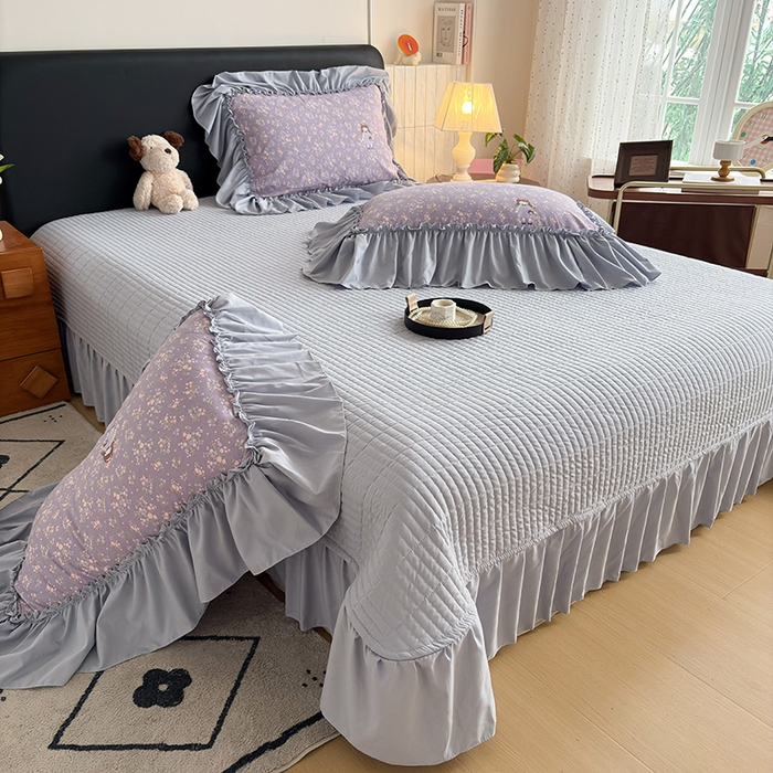 91家纺网 家纺一手货源 找家纺 2026 铠畅新款韩系古法韩国水洗棉仿棉云感棉法式浪漫大花边床盖四件套 薰衣草女孩