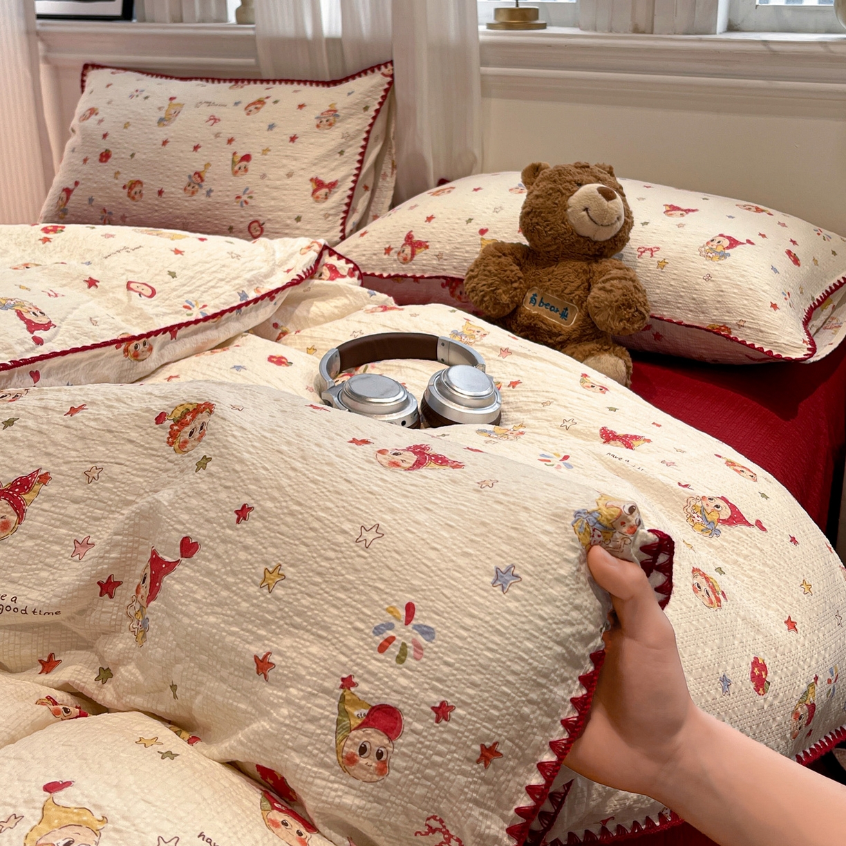 91家纺网 家纺一手货源 找家纺 一比一家纺 2026新款云感泡芙棉小清新印花贝壳边四件套 蛋糕星人