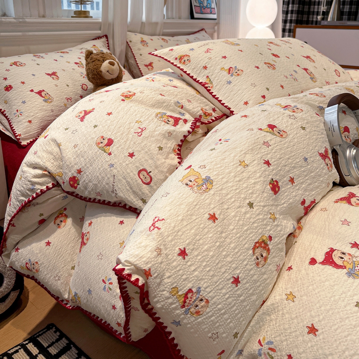 91家纺网 家纺一手货源 找家纺 一比一家纺 2026新款云感泡芙棉小清新印花贝壳边四件套 蛋糕星人