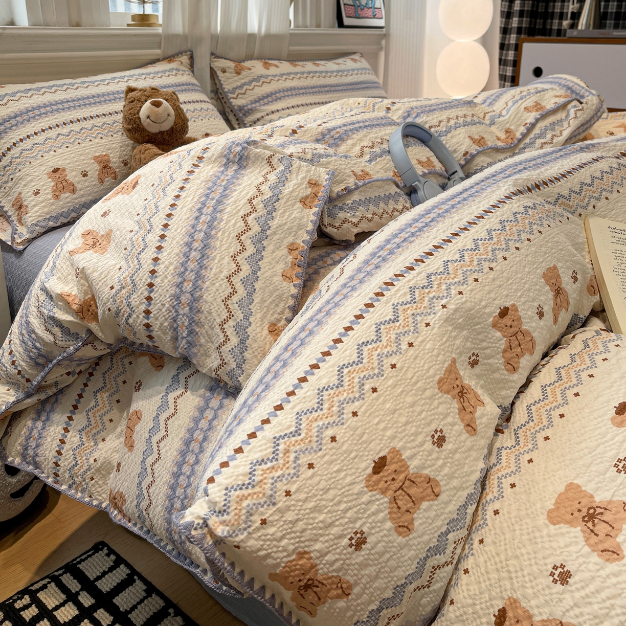 91家纺网 家纺一手货源 找家纺 一比一家纺 2026新款云感泡芙棉小清新印花贝壳边四件套 萌趣小熊