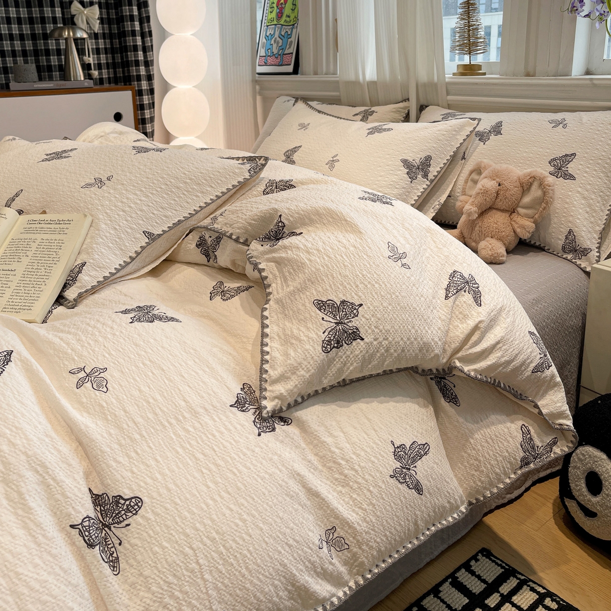 91家纺网 家纺一手货源 找家纺 一比一家纺 2026新款云感泡芙棉小清新印花贝壳边四件套 黑白蝴蝶