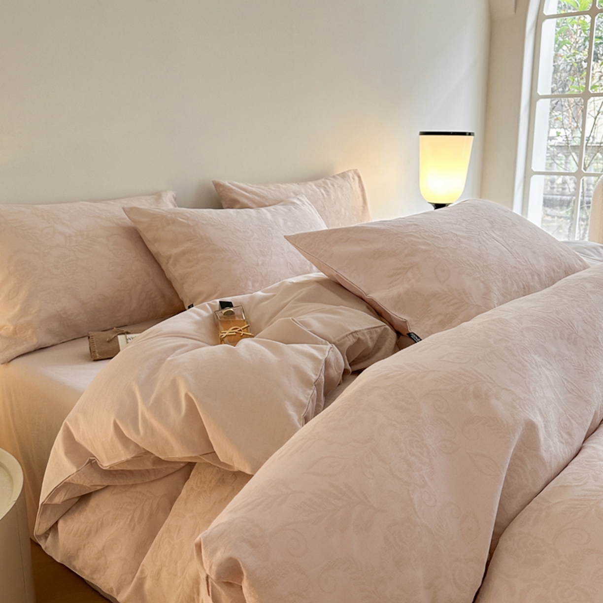 91家纺网 家纺一手货源 找家纺 宜代光年 2026新款全棉纯棉60S水洗棉三层纱色织提花四件套系列（经典保留花型） 海棠