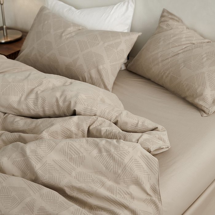 91家纺网 家纺一手货源 找家纺 宜代光年 2026新款全棉纯棉60S水洗棉三层纱色织提花四件套系列（经典保留花型） 卡曼