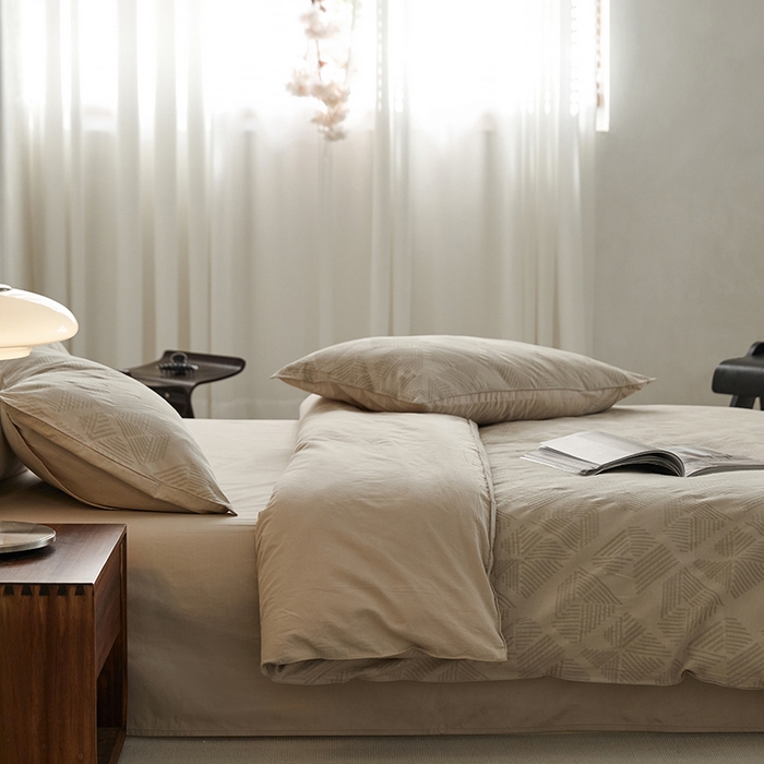 91家纺网 家纺一手货源 找家纺 宜代光年 2026新款全棉纯棉60S水洗棉三层纱色织提花四件套系列（经典保留花型） 卡曼