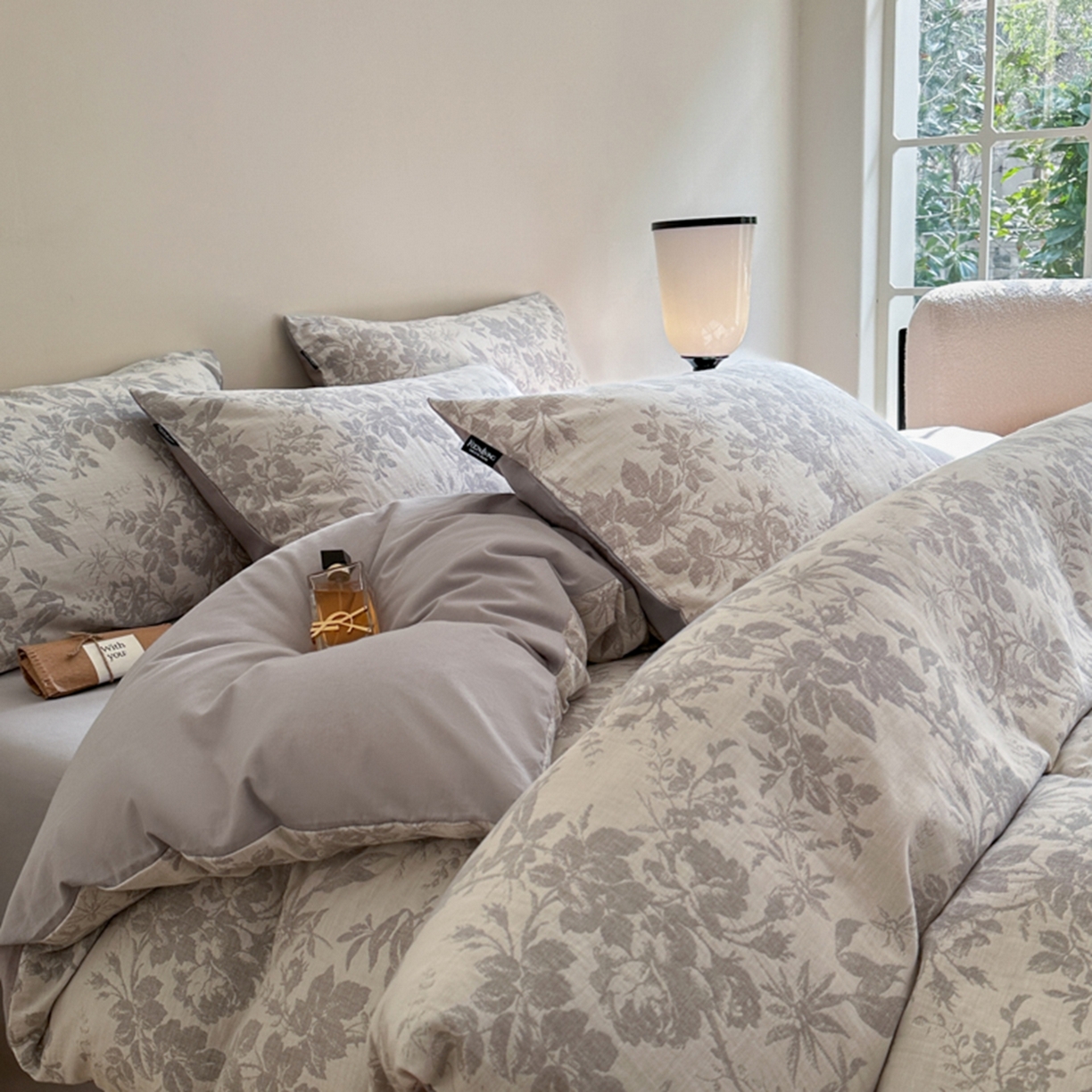 91家纺网 家纺一手货源 找家纺 宜代光年 2026新款全棉纯棉60S水洗棉三层纱色织提花四件套系列（经典保留花型） 繁花-灰