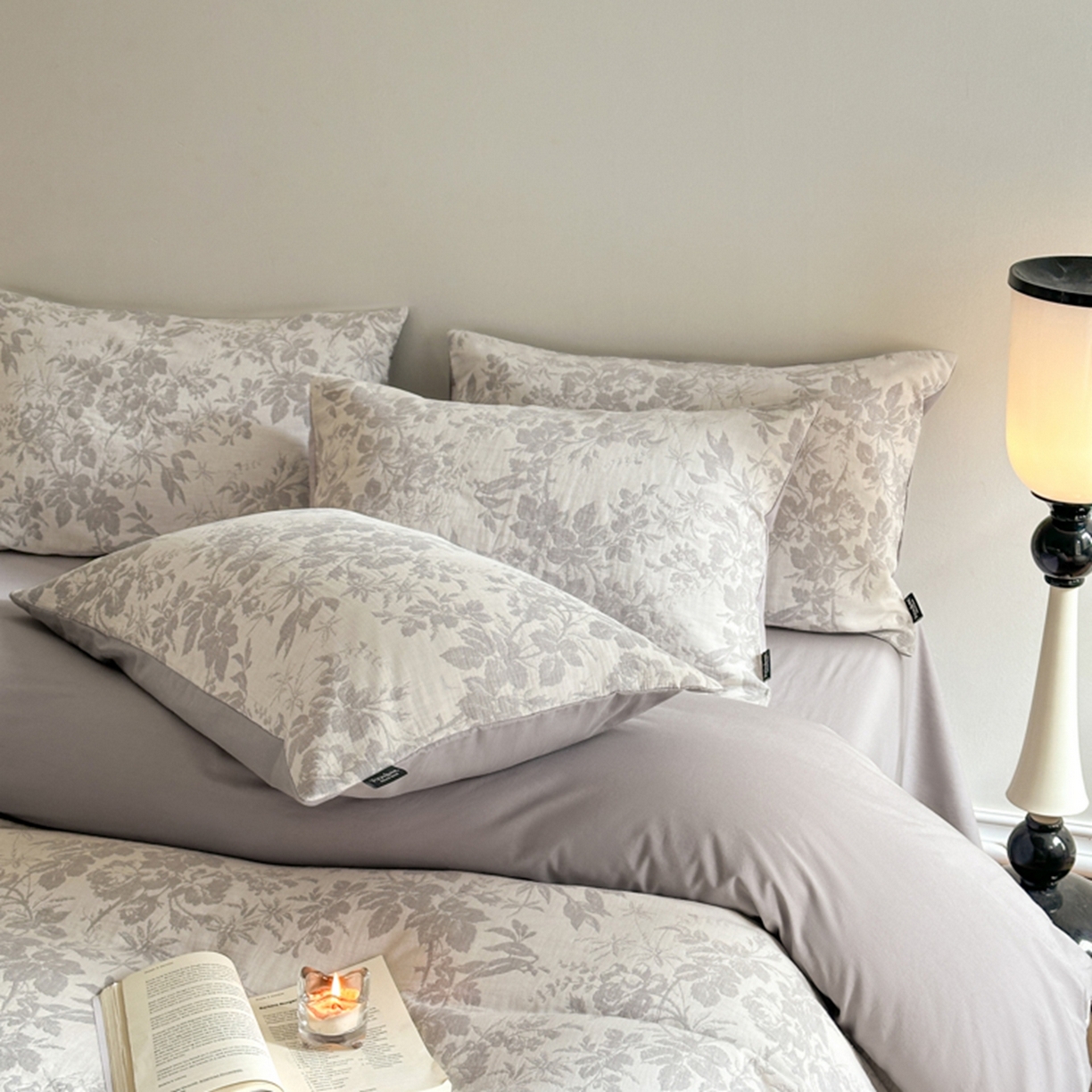 91家纺网 家纺一手货源 找家纺 宜代光年 2026新款全棉纯棉60S水洗棉三层纱色织提花四件套系列（经典保留花型） 繁花-灰