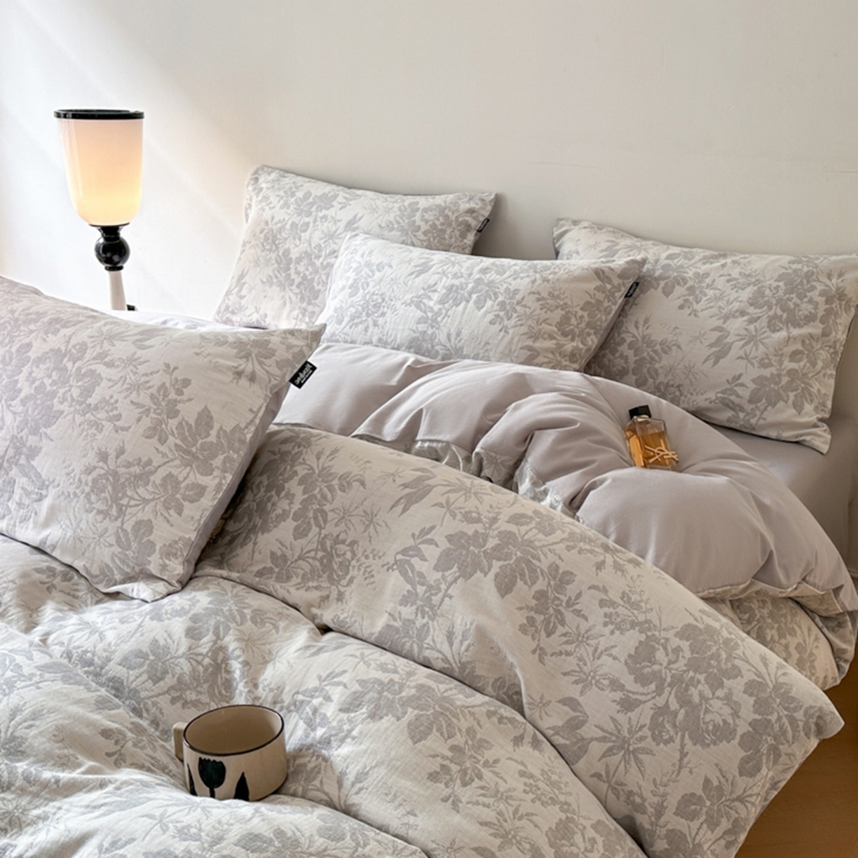 91家纺网 家纺一手货源 找家纺 宜代光年 2026新款全棉纯棉60S水洗棉三层纱色织提花四件套系列（经典保留花型） 繁花-灰