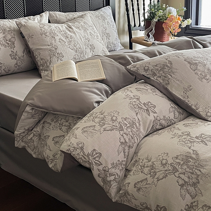 91家纺网 家纺一手货源 找家纺 宜代光年 2026新款全棉纯棉60S水洗棉三层纱色织提花四件套系列（经典保留花型） 执笔水墨-灰