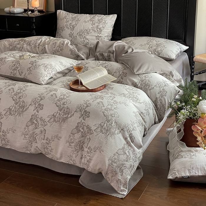91家纺网 家纺一手货源 找家纺 宜代光年 2026新款全棉纯棉60S水洗棉三层纱色织提花四件套系列（经典保留花型） 执笔水墨-灰