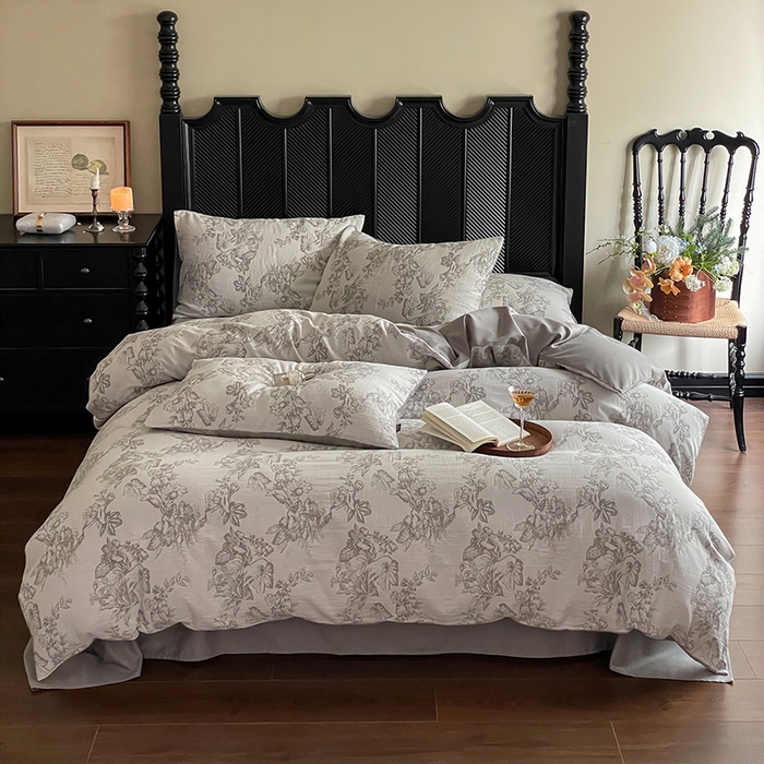 91家纺网 家纺一手货源 找家纺 宜代光年 2026新款全棉纯棉60S水洗棉三层纱色织提花四件套系列（经典保留花型） 执笔水墨-灰