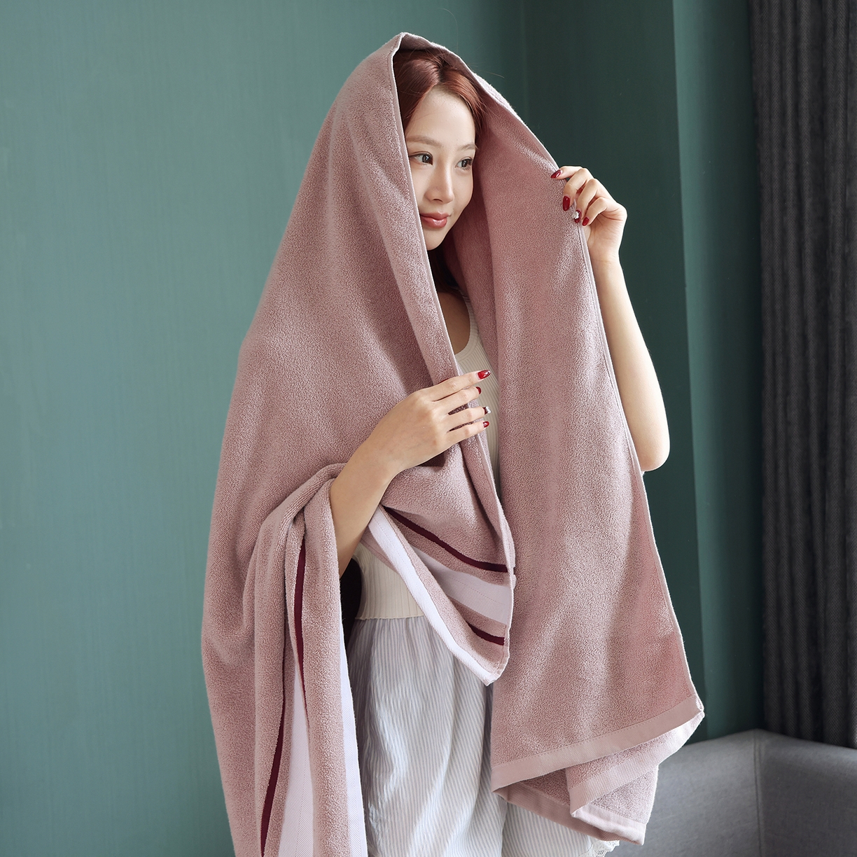 91家纺网 家纺一手货源 找家纺 朴尔家纺-毛巾被 2026新款素边全棉缎档加大加厚浴巾 轻豆粉 90*180cm