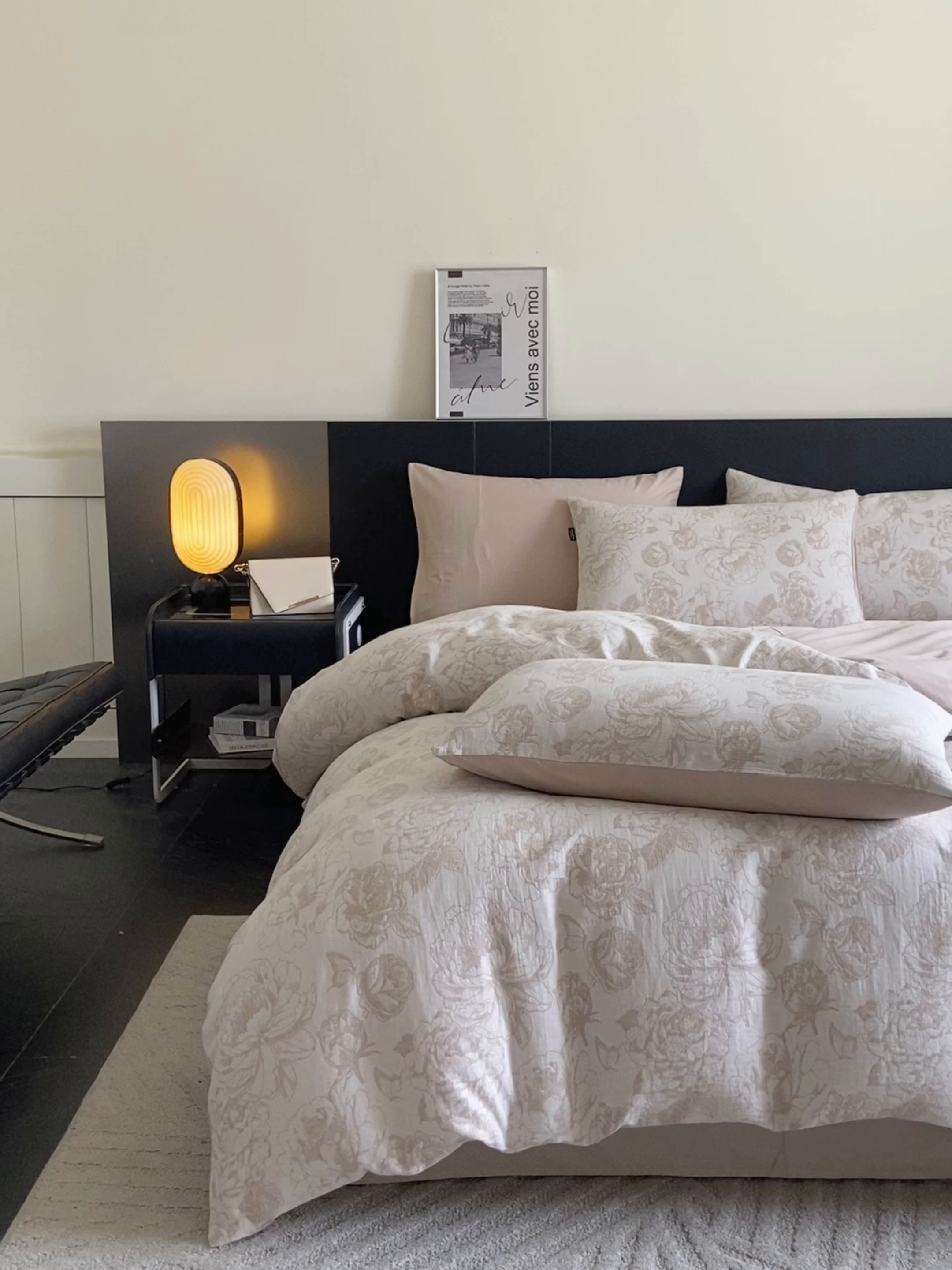 91家纺网 家纺一手货源 找家纺 宜代光年 2026新款全棉纯棉60S水洗棉三层纱色织提花四件套系列（经典保留花型） 牡丹-咖