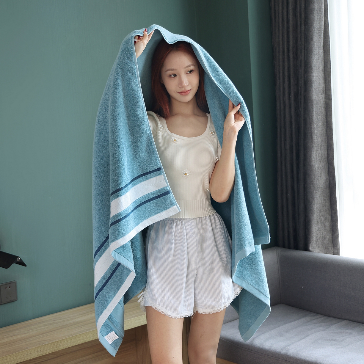 91家纺网 家纺一手货源 找家纺 朴尔家纺-毛巾被 2026新款素边全棉缎档加大加厚浴巾 静郁蓝 90*180cm