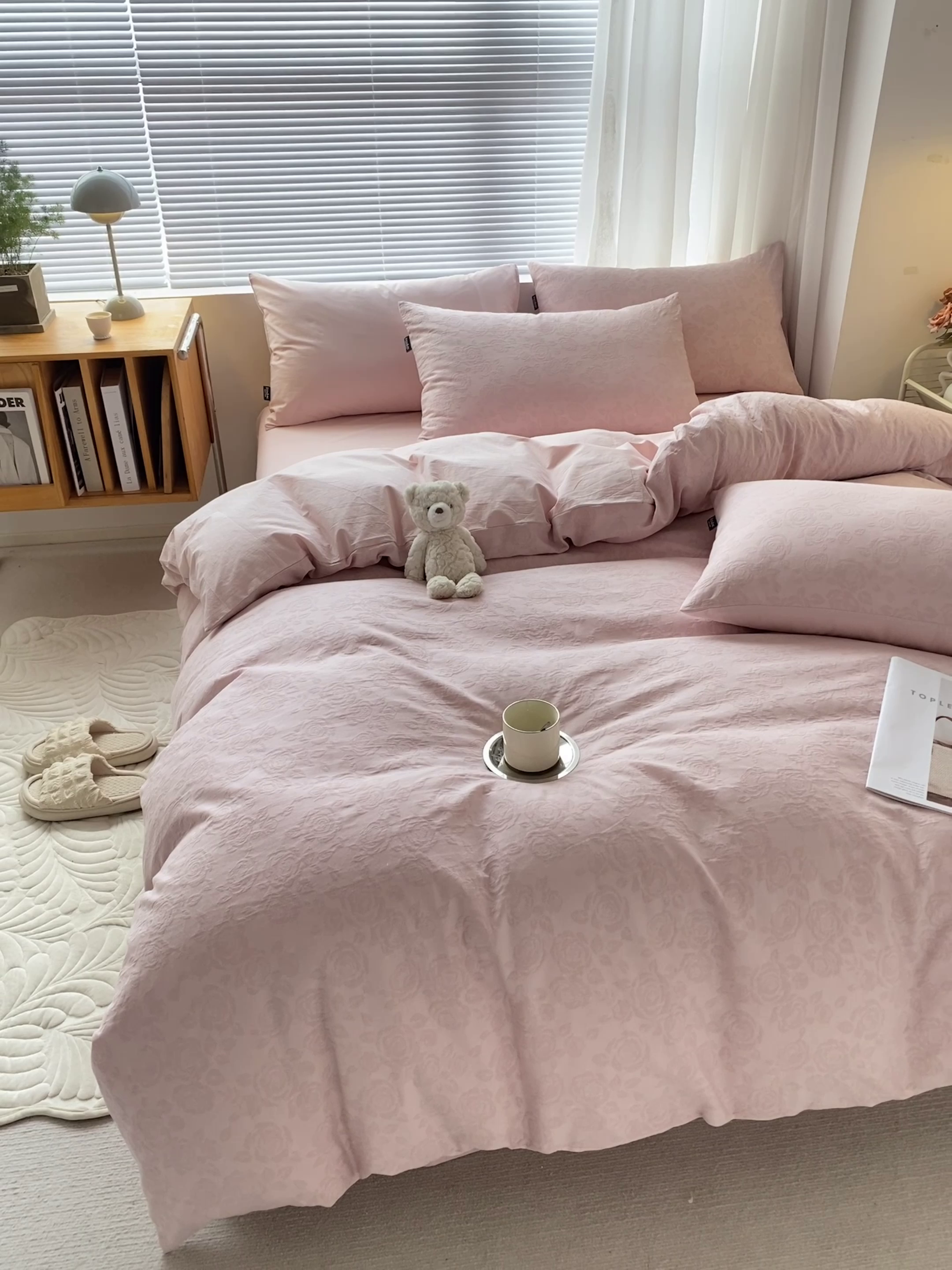 91家纺网 家纺一手货源 找家纺 宜代光年 2026新款全棉纯棉60S水洗棉三层纱色织提花四件套系列（经典保留花型） 玫瑰粉