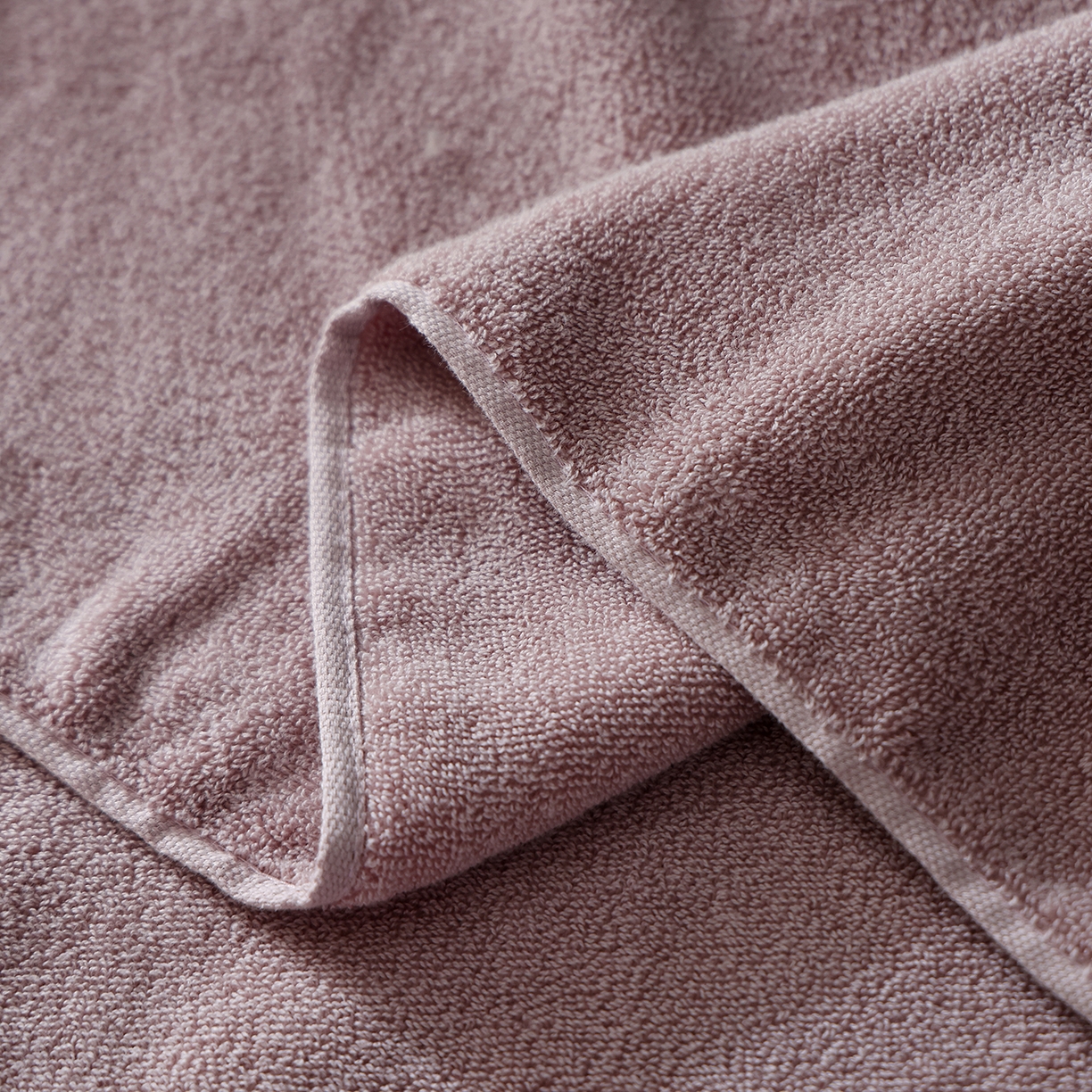 91家纺网 家纺一手货源 找家纺 朴尔家纺-毛巾被 2026新款素边全棉缎档加大加厚浴巾 轻豆粉 90*180cm