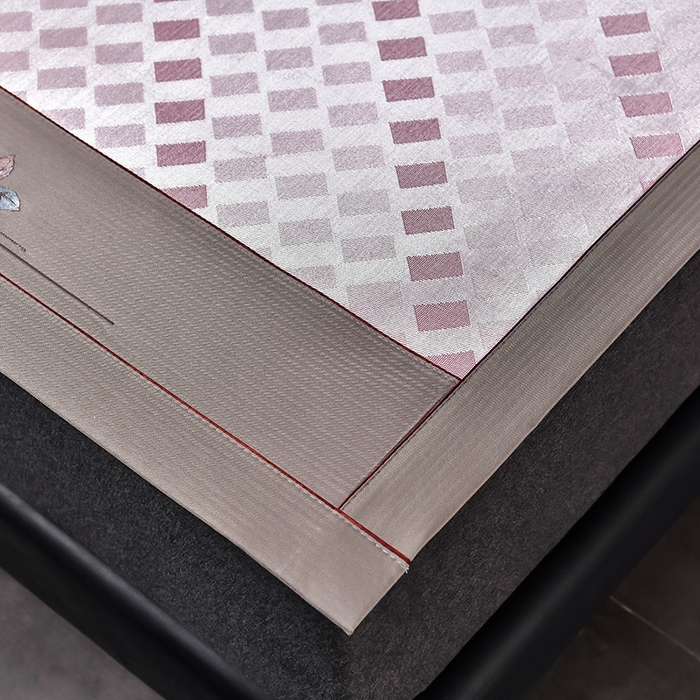 91家纺网 家纺一手货源 找家纺 小牛席业 2026新款超精密冰丝席席子-矩阵方格系列 超精密凉感冰丝席系列（矩阵方格粉色）