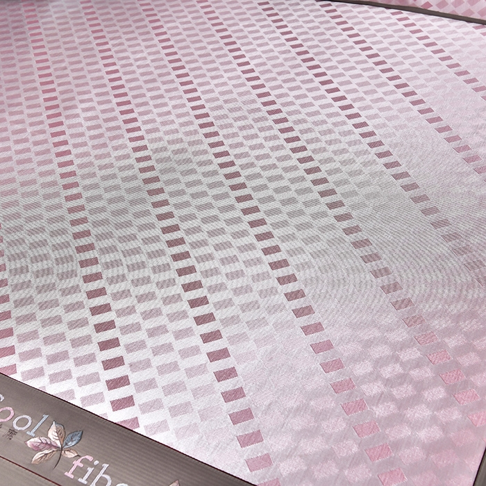 91家纺网 家纺一手货源 找家纺 小牛席业 2026新款超精密冰丝席席子-矩阵方格系列 超精密凉感冰丝席系列（矩阵方格粉色）
